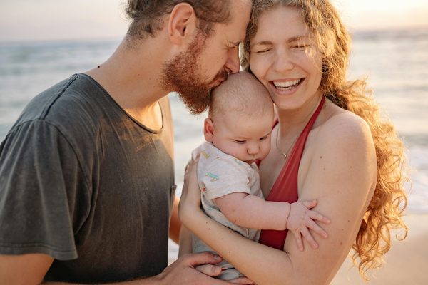 Voyage avec un bébé : conseils pour un séjour réussi